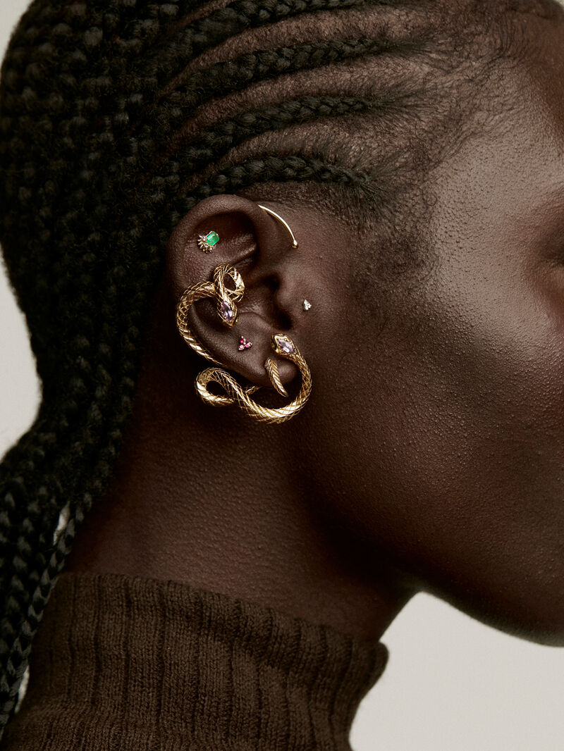 18kt gold piercing with central emerald and amethysts image number 5
