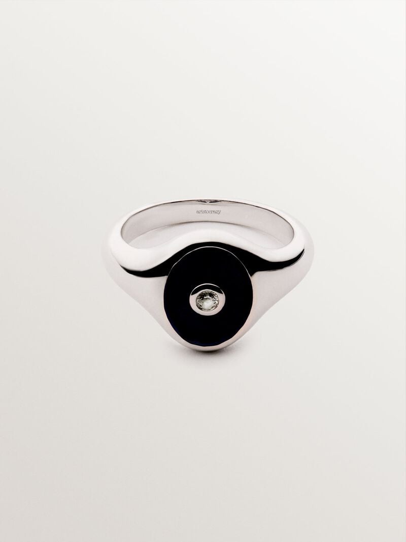 Signet style ring in rhodium-plated 925 silver with black onyx and brilliant-cut white quartz. image number 2