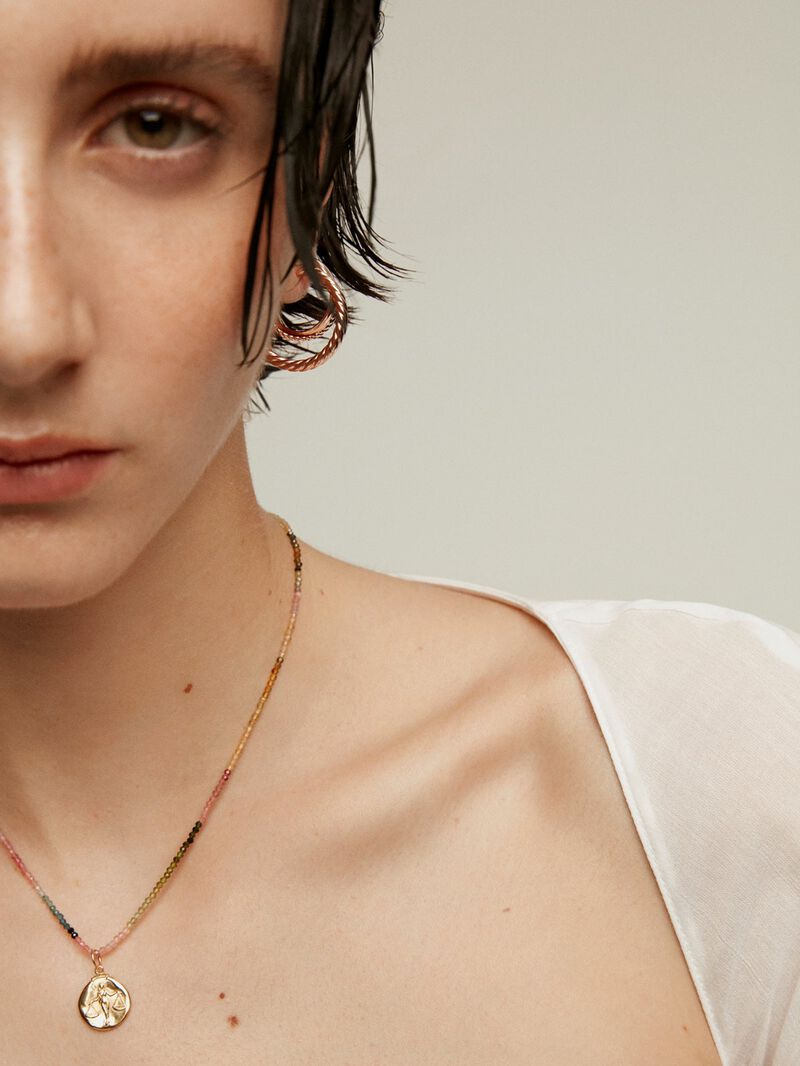 925 Silver Libra Charm bathed in 18K yellow gold image number 5