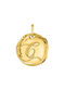 Charm medalla inicial C artesanal plata recubierta oro , J04641-02-C