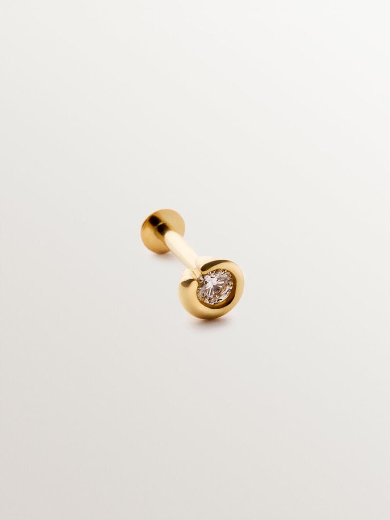Individual piercing in 18K yellow gold with central brilliant-cut white diamond. image number 2