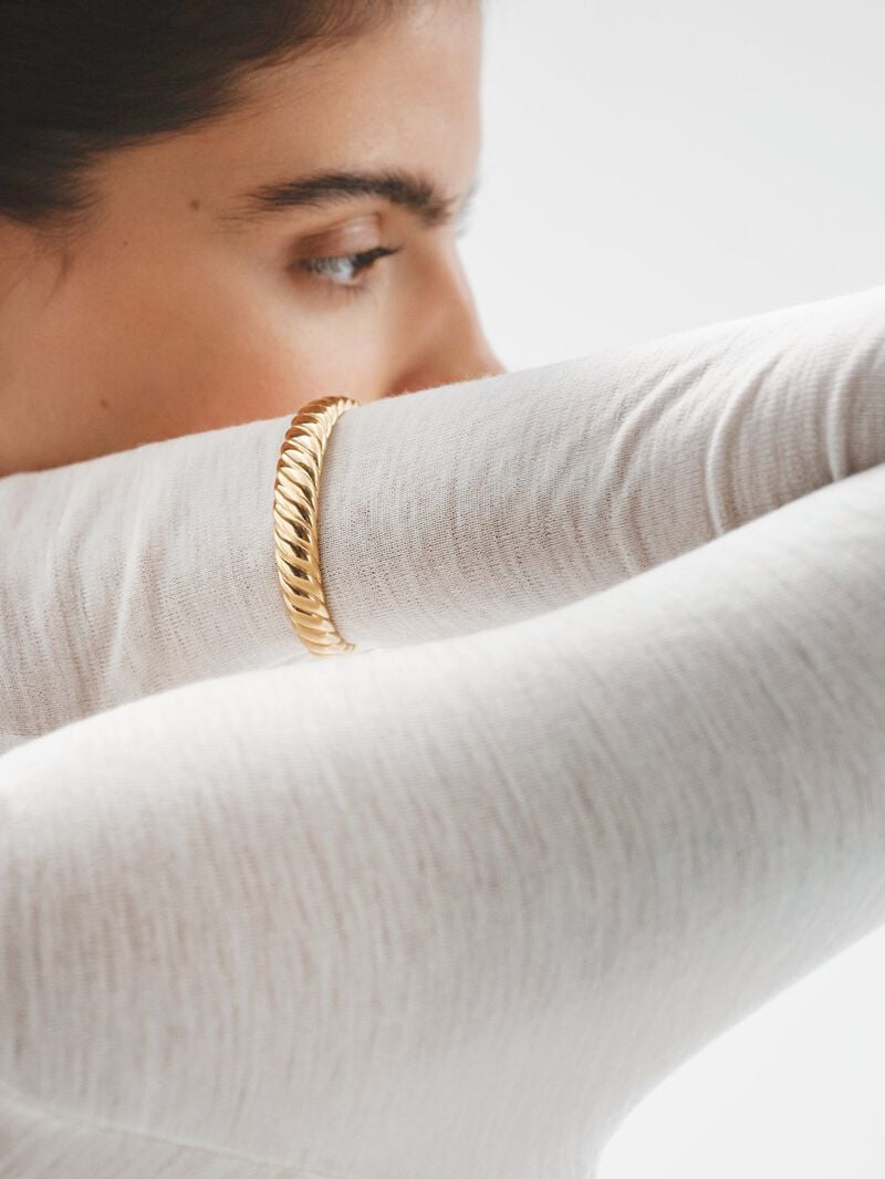 Rigid 18K yellow gold plated 925 silver bracelet with texture image number 1