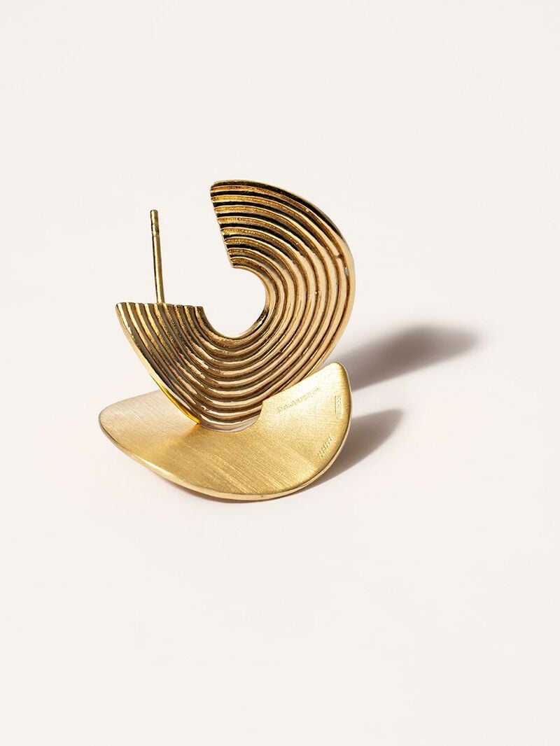Medium sized hoop earrings made of 925 silver, bathed in 18K yellow gold with texture and irregular shape. image number 6