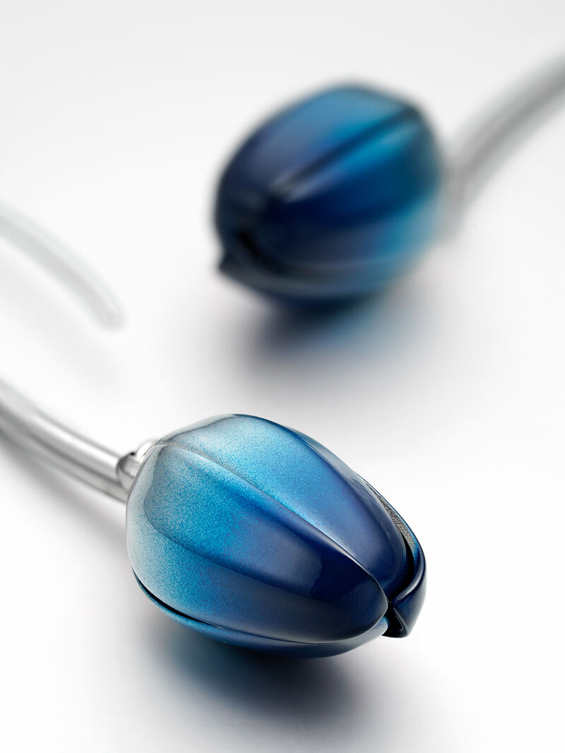 Orchid-shaped 925 silver earrings with gradient blue enamel and polished effect image number 6