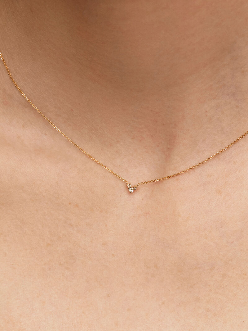 18K yellow gold pendant with three diamonds image number 1