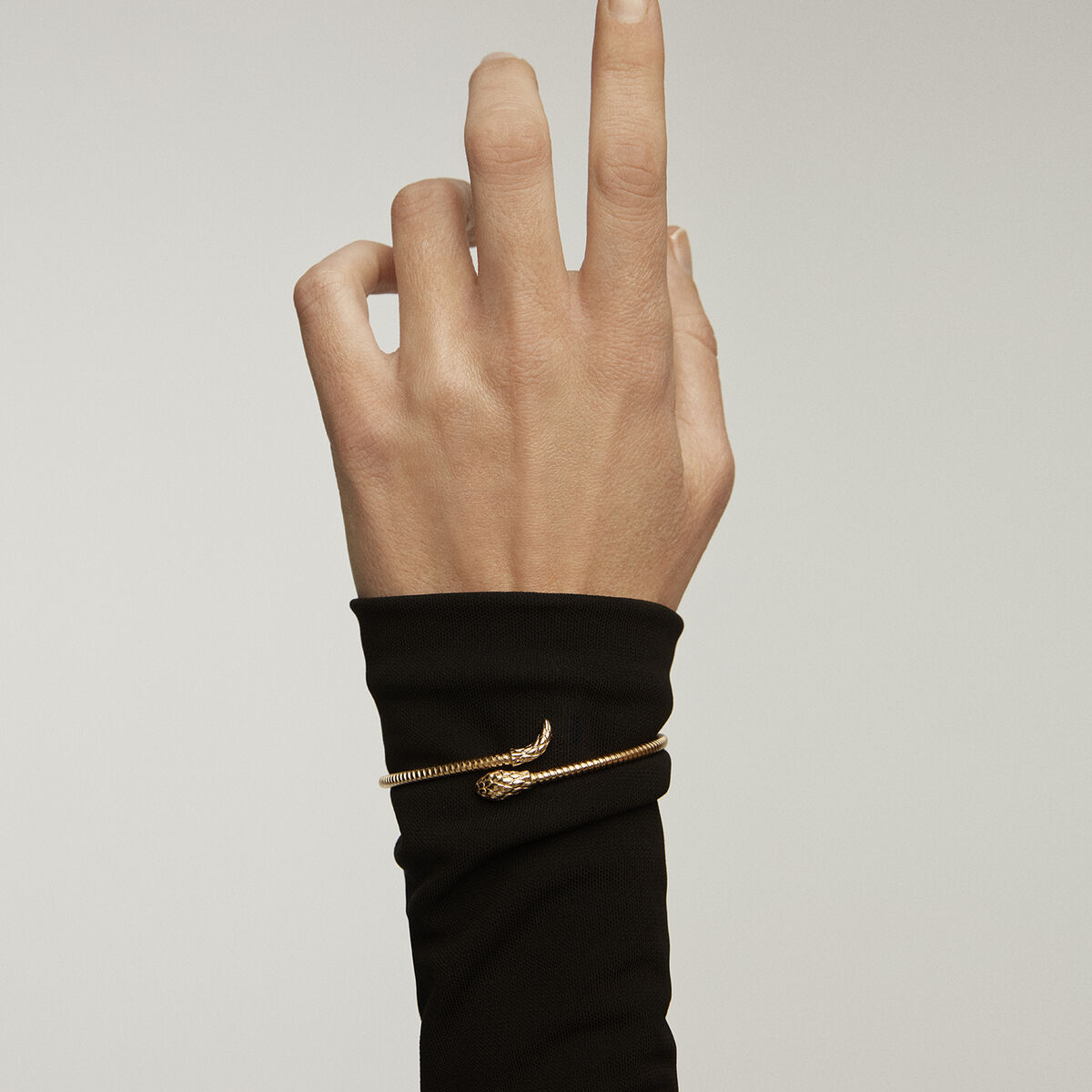 Thin gold plated tubogas snake bracelet, J04290-02, model