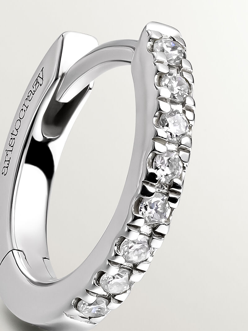 Single 18K white gold hoop earring with diamonds image number 3