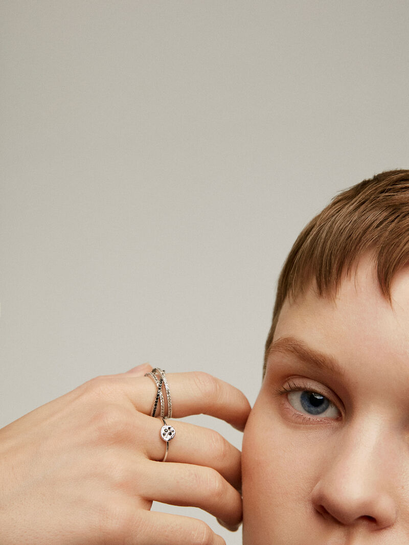 Long individual earring made of 925 silver chain plated in 18K yellow gold with relief and multicoloured sapphires. image number 5