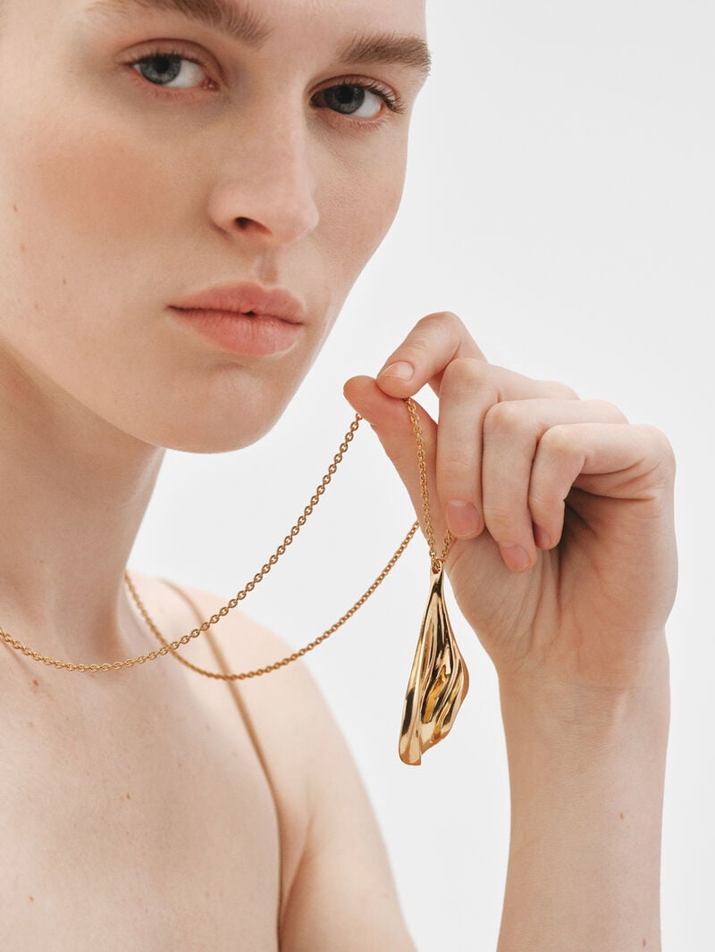 Textured 18K yellow gold plated 925 silver pendant image number 3