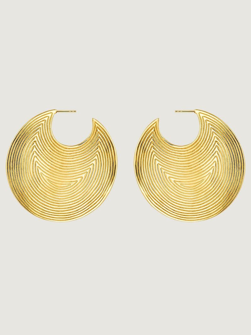 Large hoop earrings made of 925 silver, covered in 18K yellow gold with embossed detail. image number 0