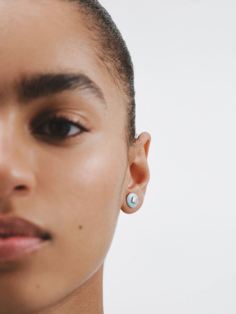 9K yellow gold single earring with blue larimar image number 1