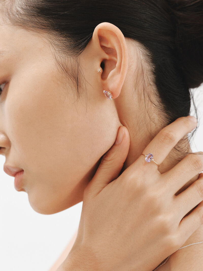 Individual piercing in 18K yellow gold with white diamonds. image number 4