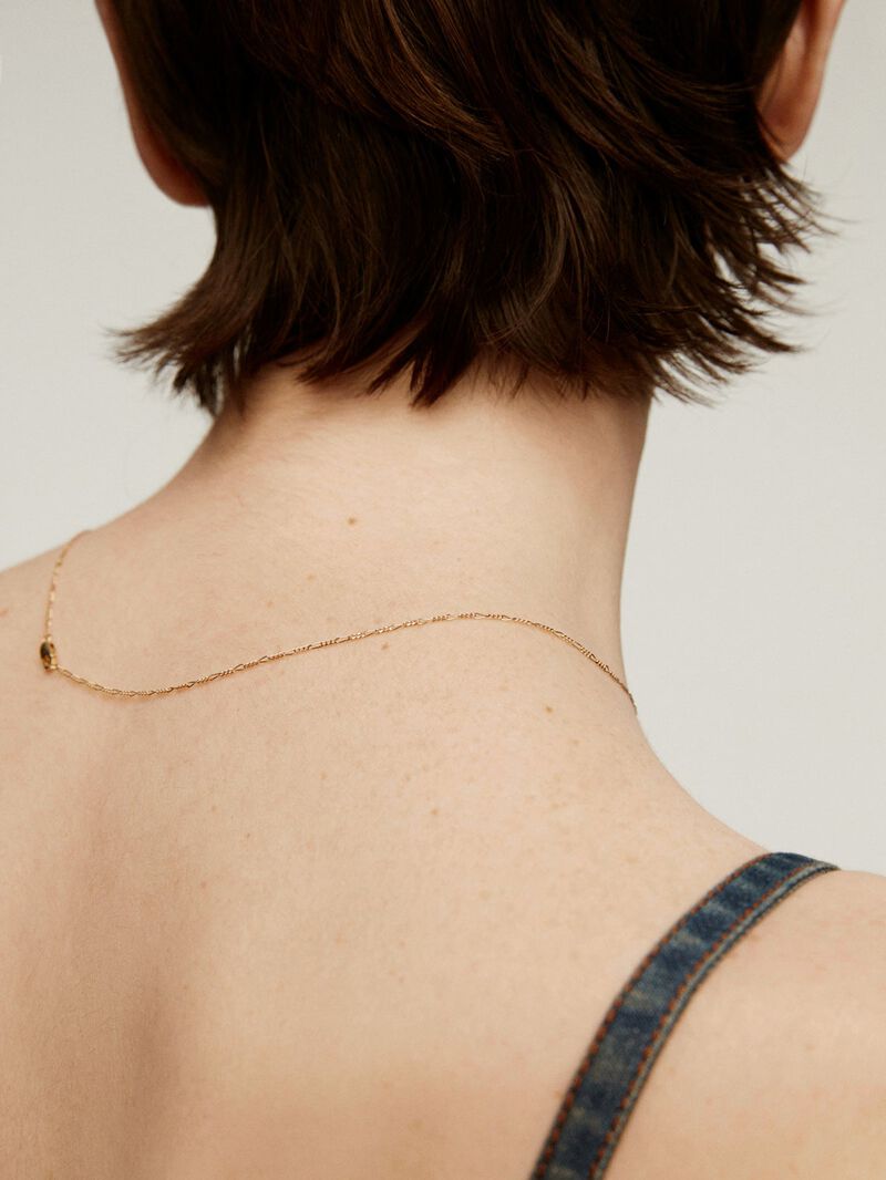 Fine Figaro link chain in 9K yellow gold image number 3