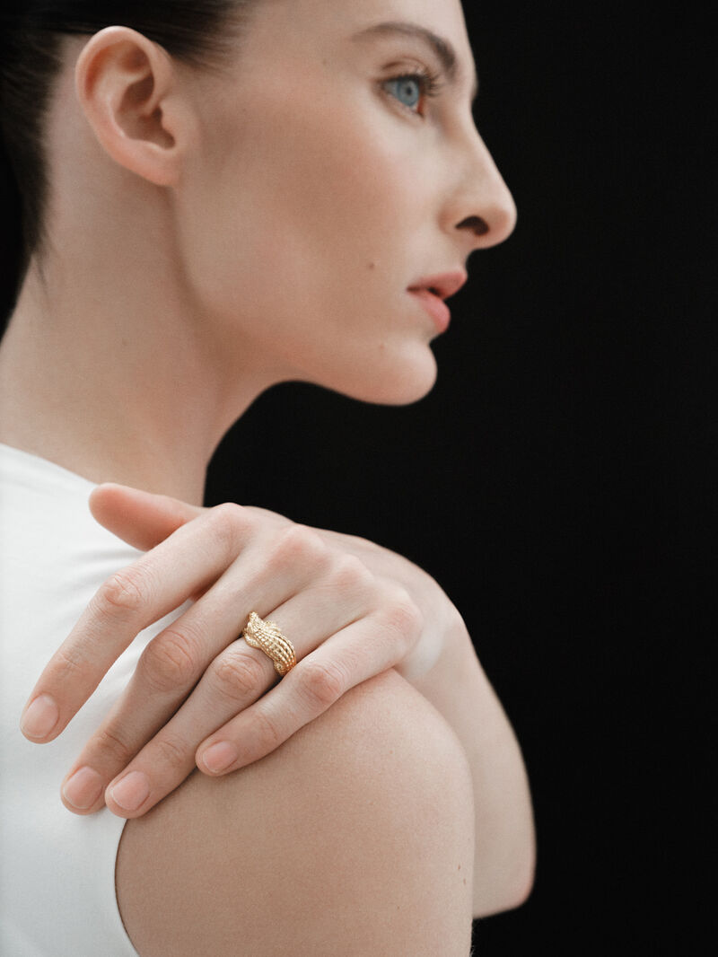925 silver ring in 18K yellow gold with crocodile shape image number 1