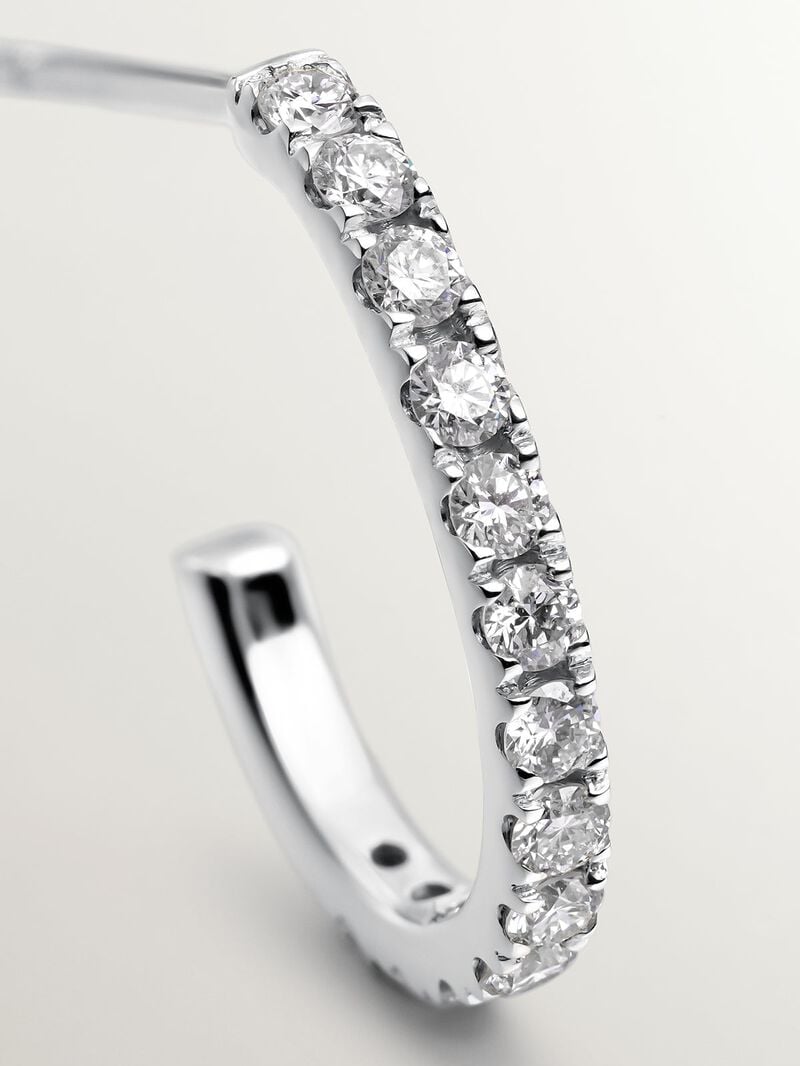 Individual small hoop earring made of 18K white gold with 0.20cts diamonds. image number 4