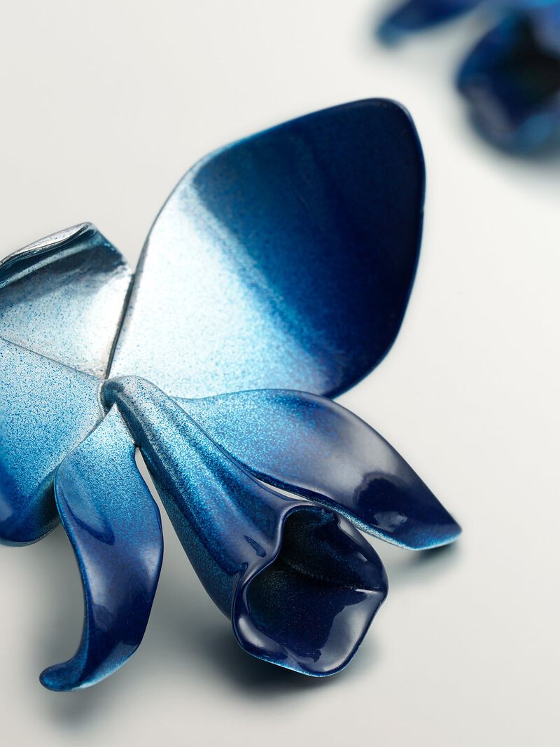 Orchid-shaped 925 silver earrings, gradient blue enamel and polished effect image number 5