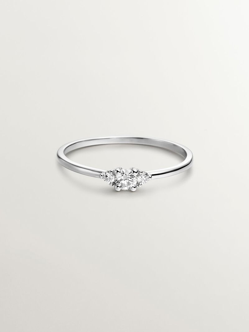 18K white gold triple ring with 0.10 ct central diamond and diamonds image number 2