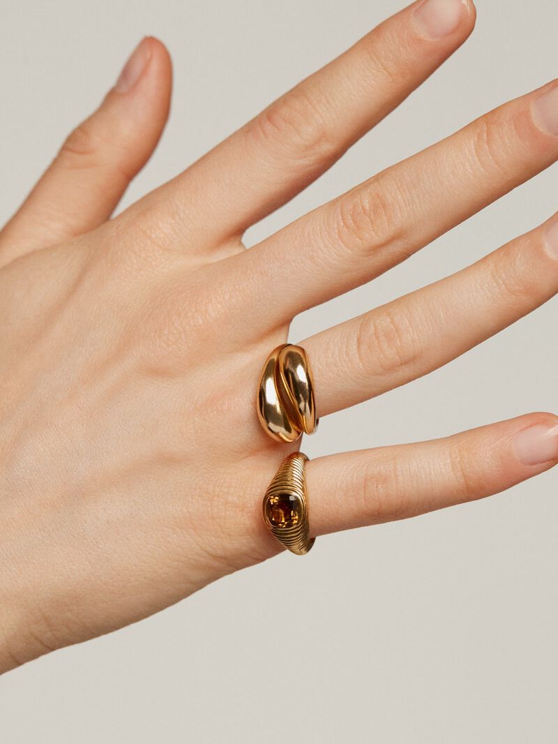 928 Silver signet ring bathed in 18K yellow gold with brown quartz and fluted texture. image number 5