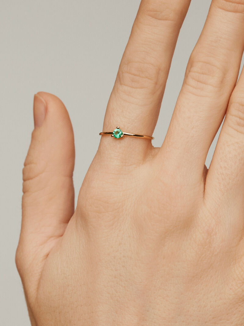 9K Yellow Gold Ring with Green Emerald image number 1
