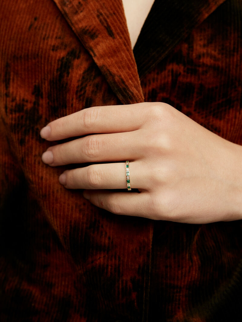 9K Yellow Gold Ring with Emeralds and Diamonds image number 1