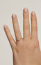 Anillo de plata bañada en oro amarillo de 18kt con piedras topacio azul central y zafiros blancos, J04803-02-SKY-WS