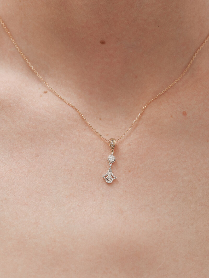 18K white and yellow gold pendant with brilliant cut diamonds image number 1