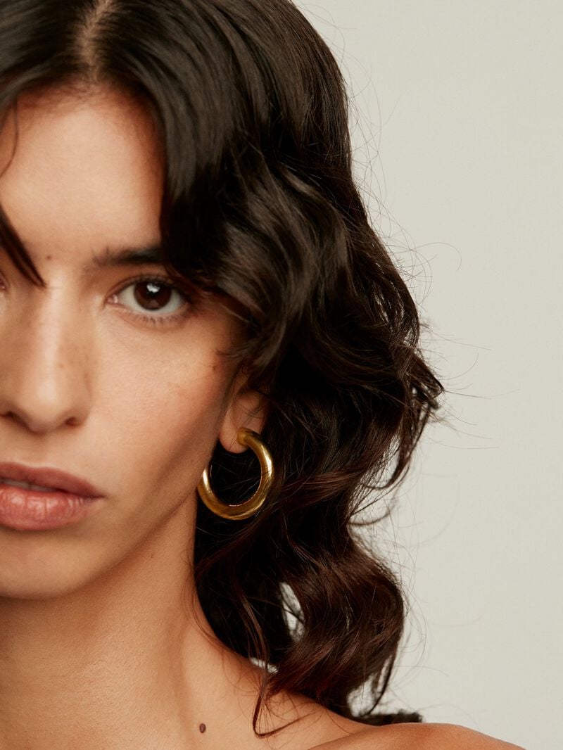 Thick hoop earrings made of 925 silver plated in 18K yellow gold image number 3