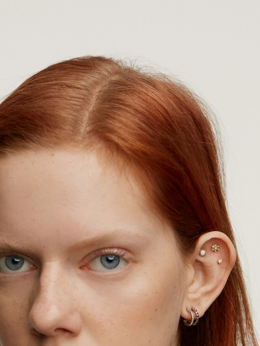 Mini diamond piercing in 18k gold , J03550-02-H-18, hi-res