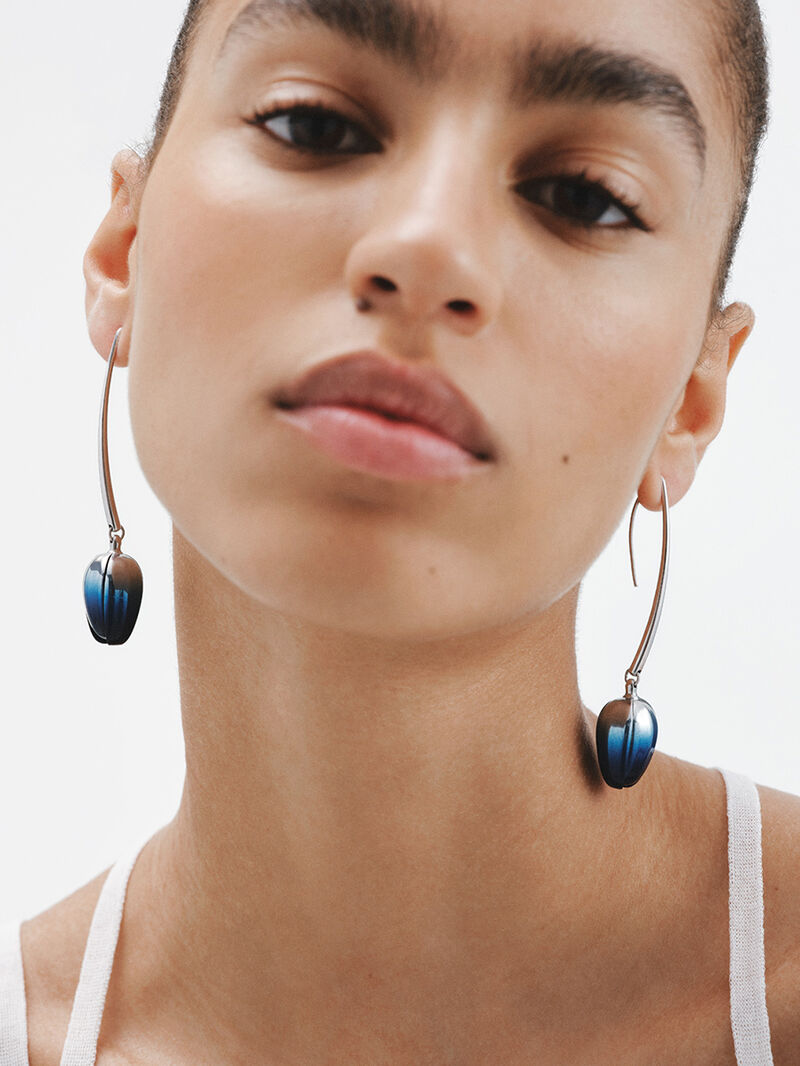 Orchid-shaped 925 silver earrings with gradient blue enamel and polished effect image number 1