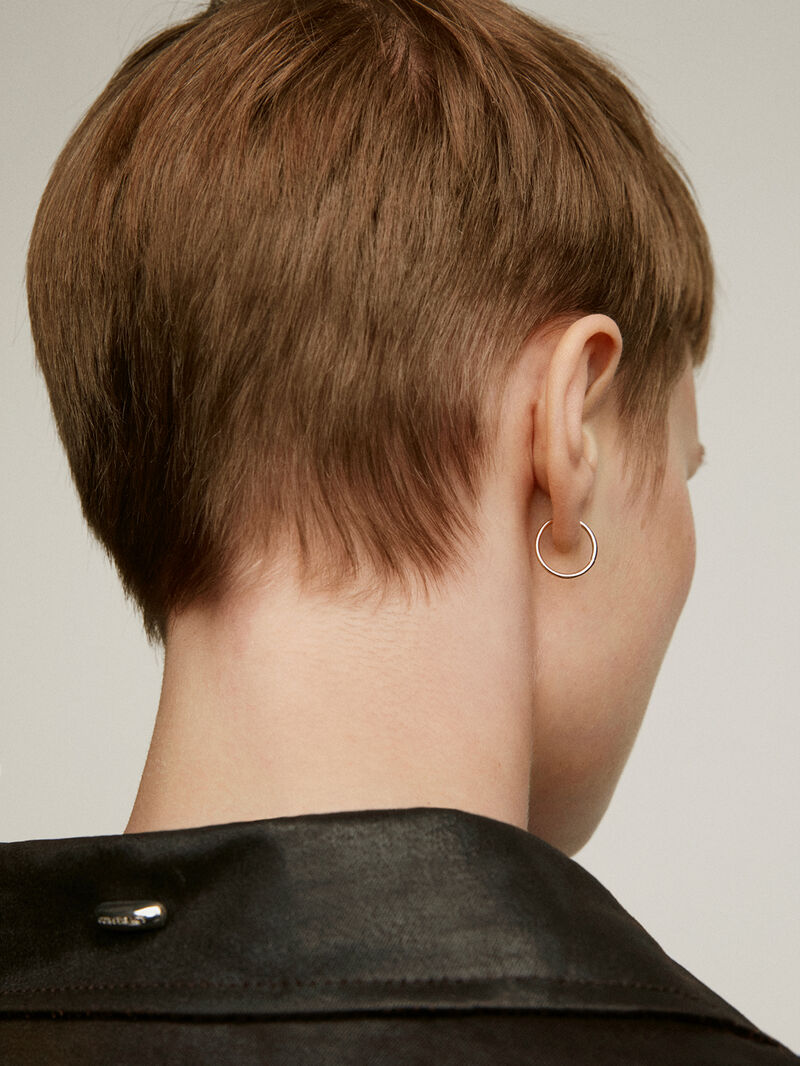 Small individual 9K yellow gold hoop earring image number 1