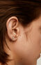 Petite boucle d’oreilles créole à l’unité en or blanc 18 k avec des diamants de 0,071 carat, J04008-01-H