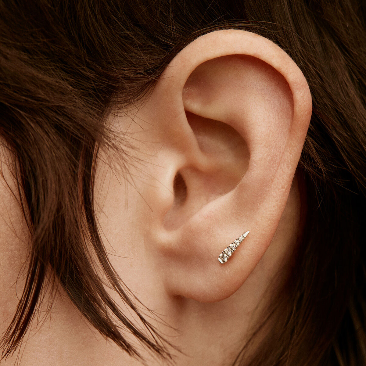 Single spike earring in 9k white gold , J03877-01-H, hi-res