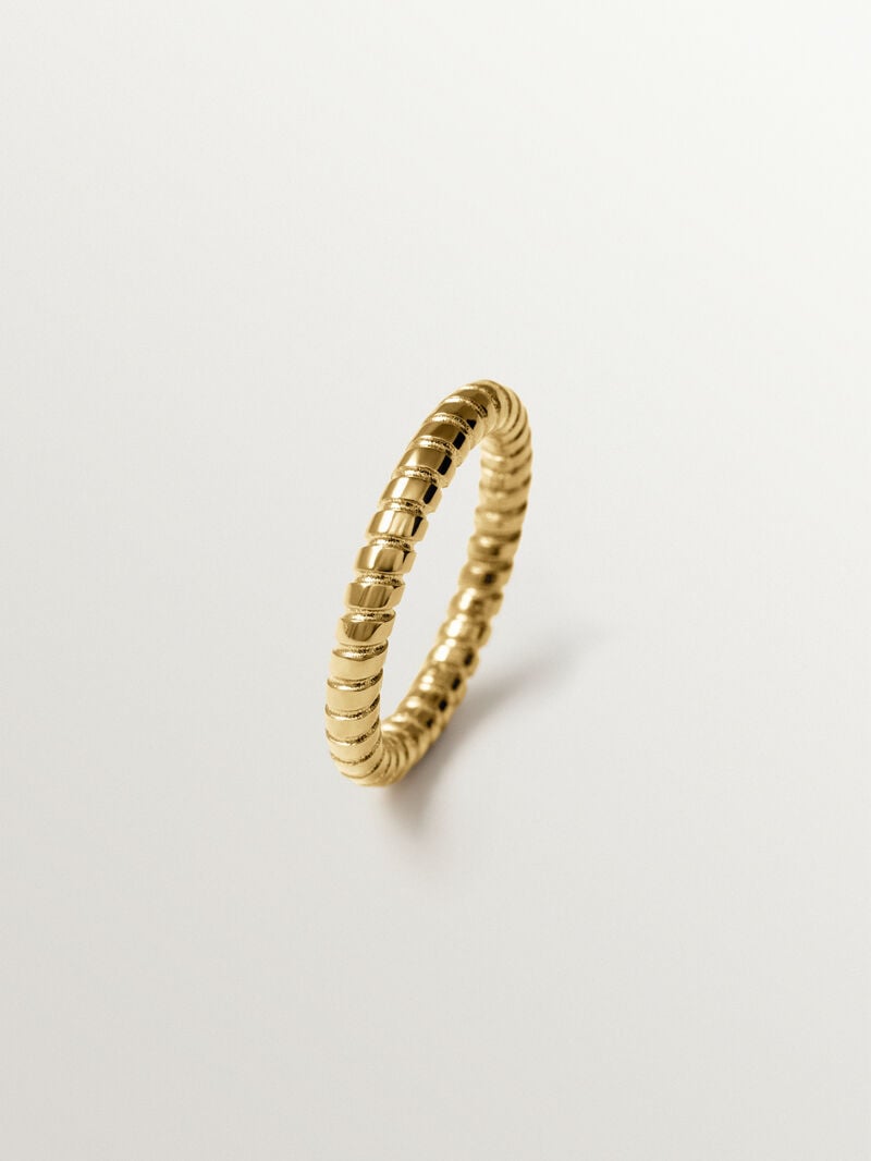 Anillo pequeño gallonado de plata 925 bañada en oro de 18K image number 0