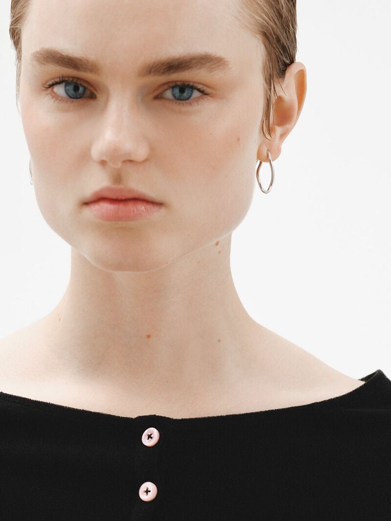 Medium wavy hoop earrings made of 925 silver image number 1