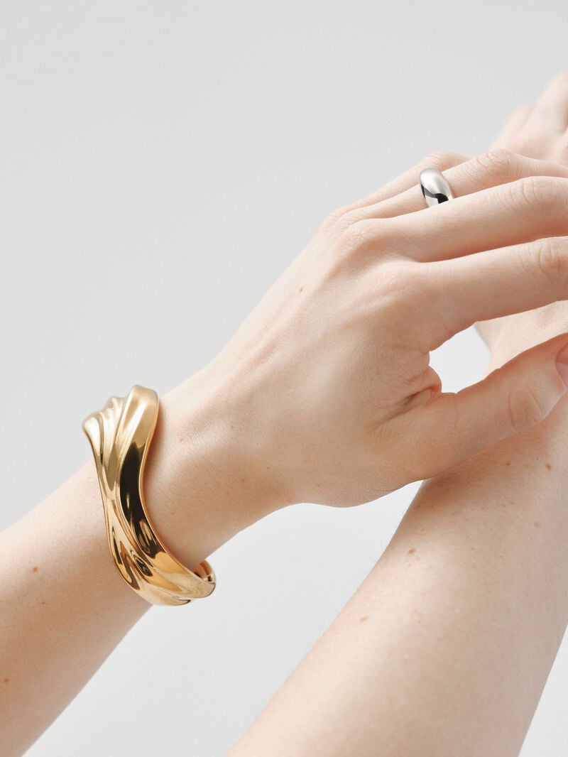 Rigid 18K yellow gold plated 925 silver bracelet with texture image number 5
