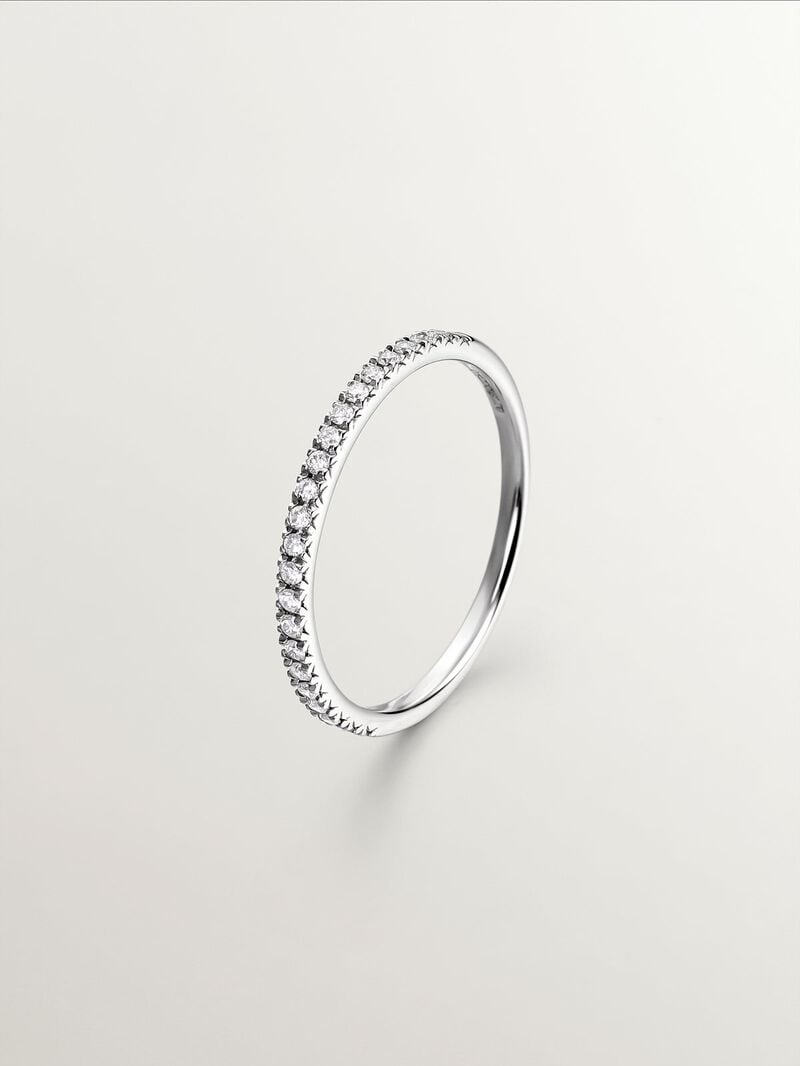 18K white gold ring with brilliant cut diamonds image number 0