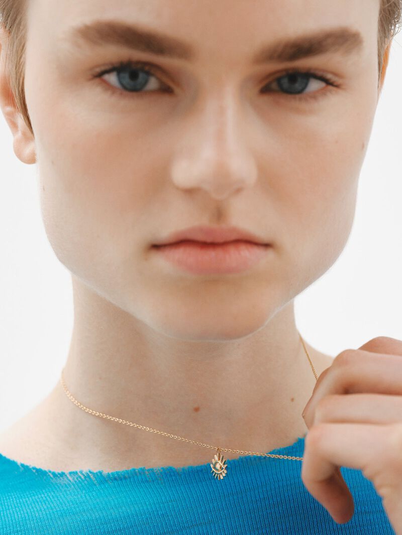 A 925 silver pendant bathed in 18K yellow gold with an eye. image number 3