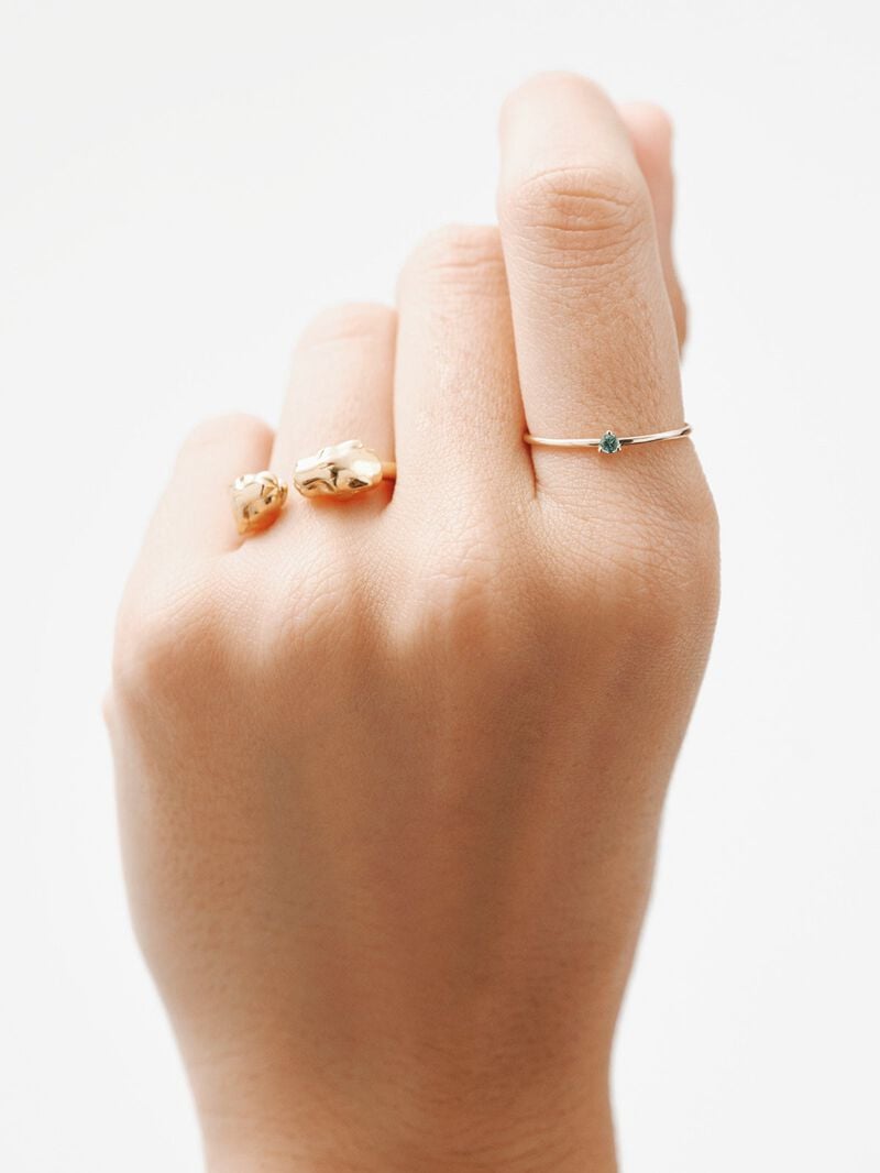 9K Yellow Gold Solitaire Ring with Emerald image number 5