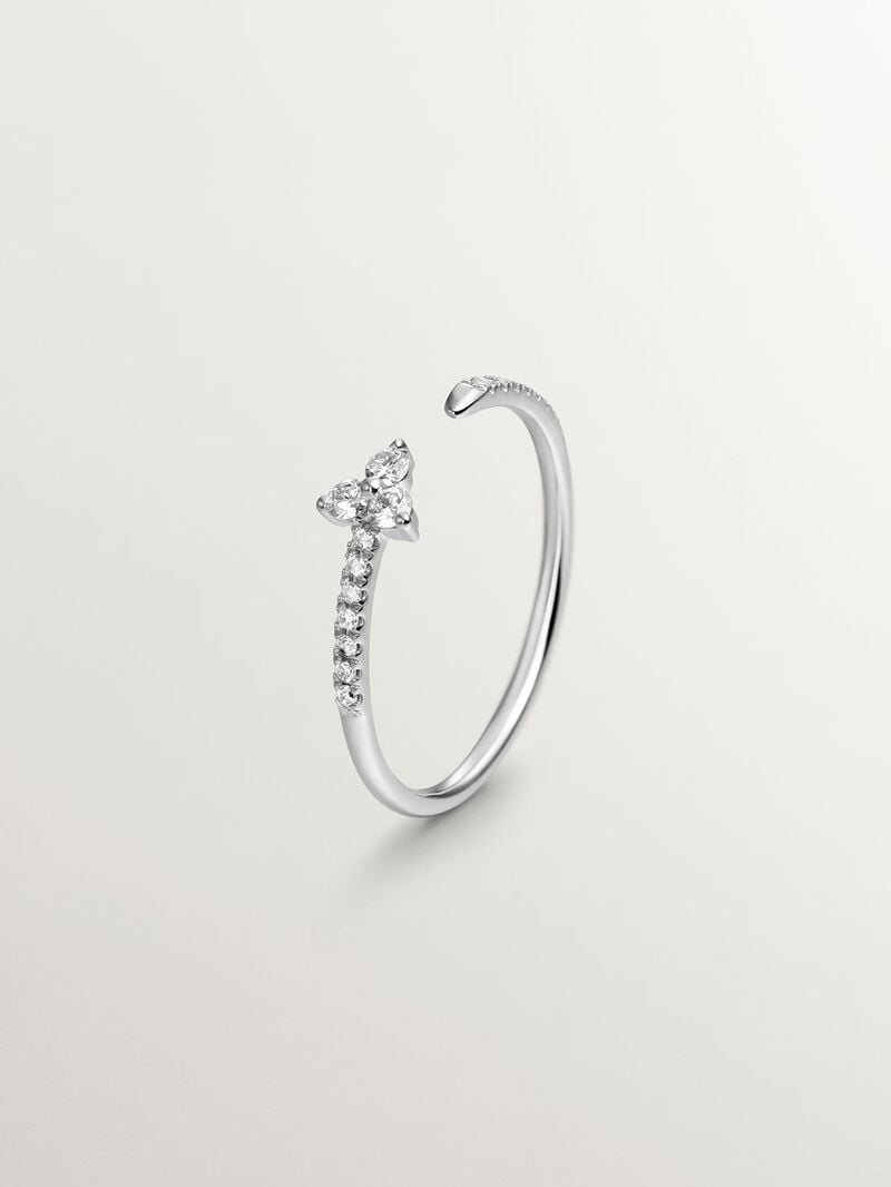 You and Me ring made of 18K white gold with diamonds and clover. image number 1