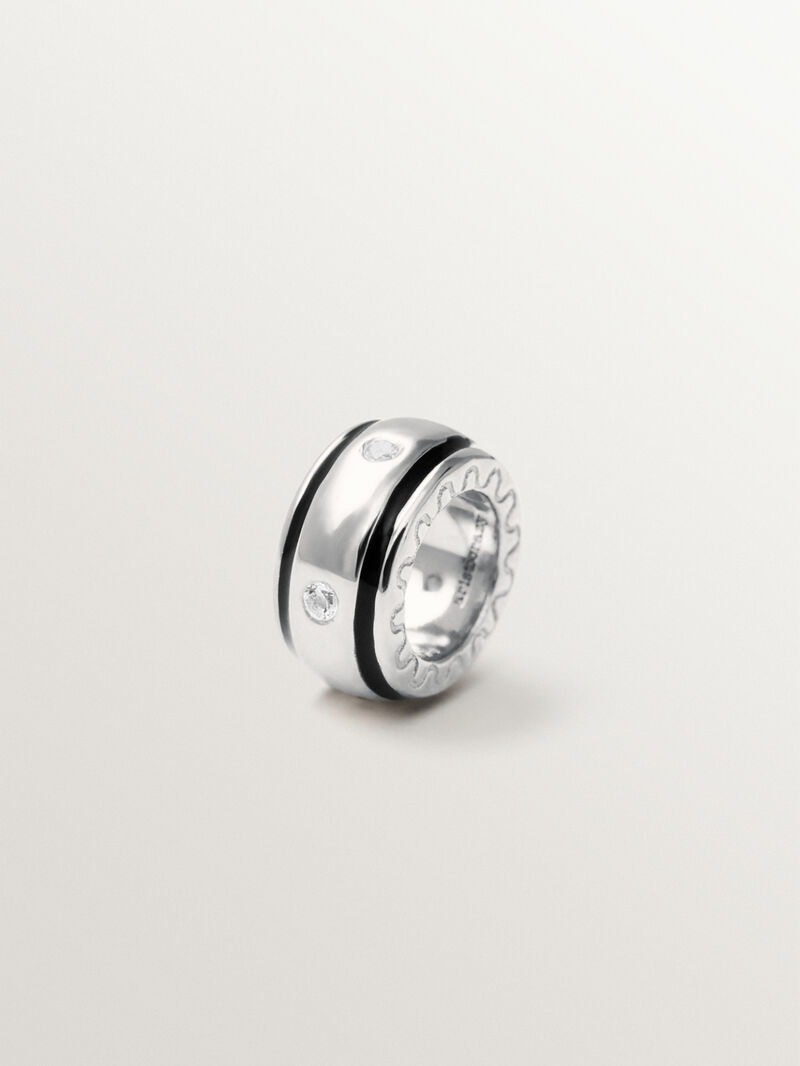925 silver charm with white topaz and black enamel in a circular shape image number 0