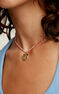 Charm medalla inicial P artesanal plata recubierta oro , J04641-02-P