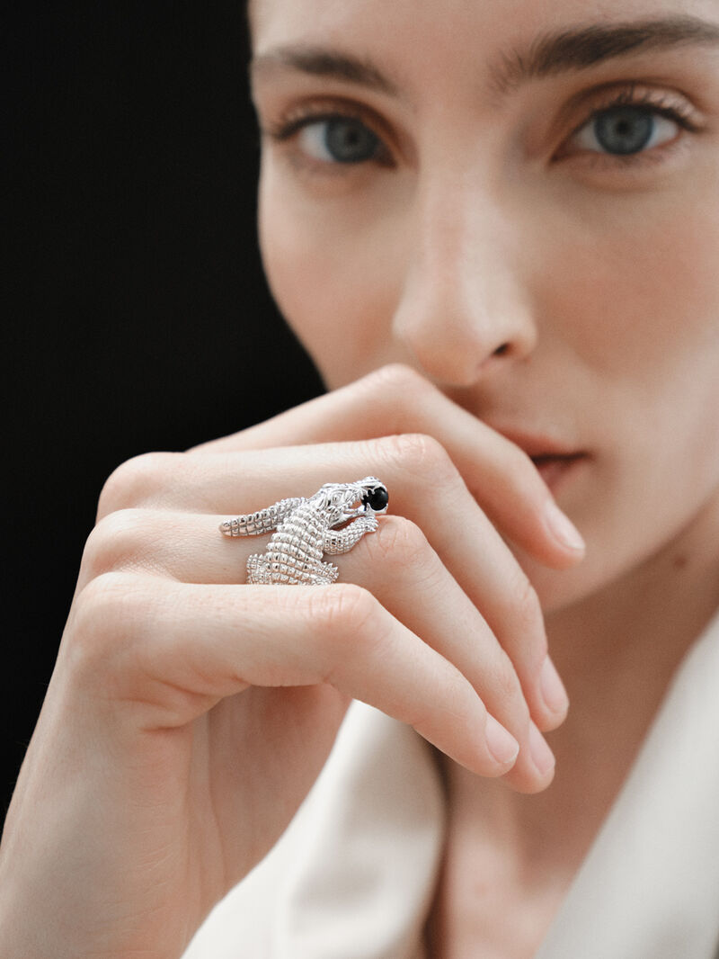 925 silver ring shaped like crocodile and black ónix image number 2