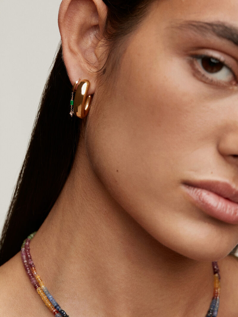 Single 9K yellow gold hoop earring with chain, emerald and diamond. image number 5