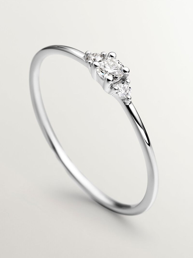 18K white gold triple ring with 0.10 ct central diamond and diamonds image number 4