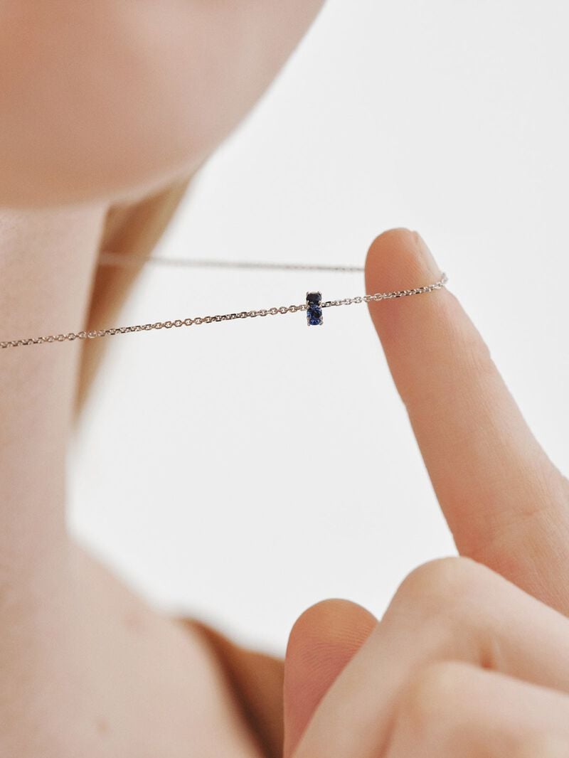 9K white gold pendant with blue sapphires and diamonds image number 3
