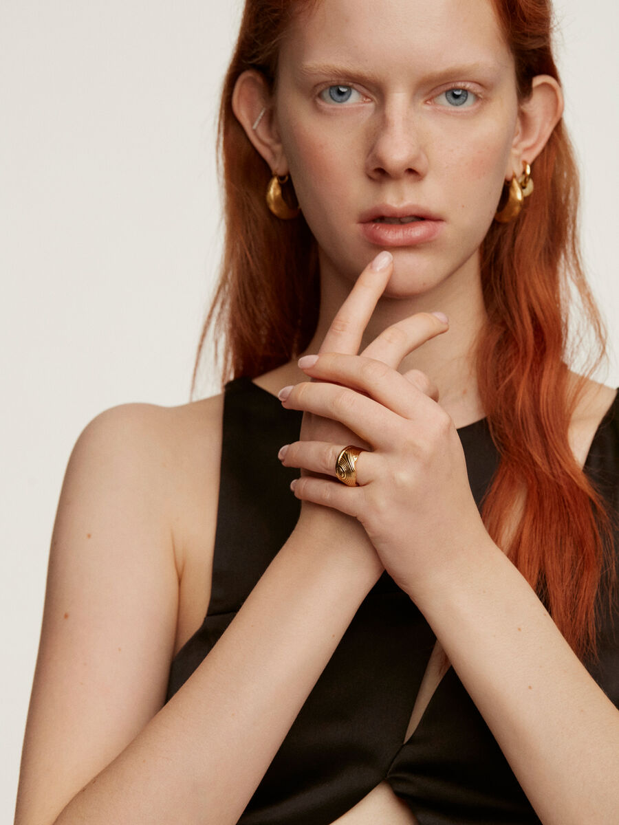 Wide, irregular-shaped, embossed 18kt yellow gold-plated silver ring, J05210-02, hi-res