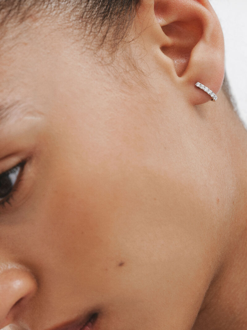 18K white gold single hoop earring with brilliant-cut diamond image number 3