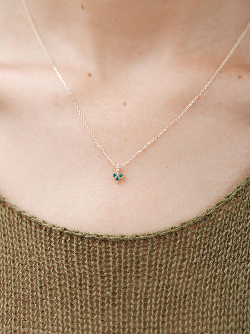 9K yellow gold pendant with emerald and diamond clover image number 1