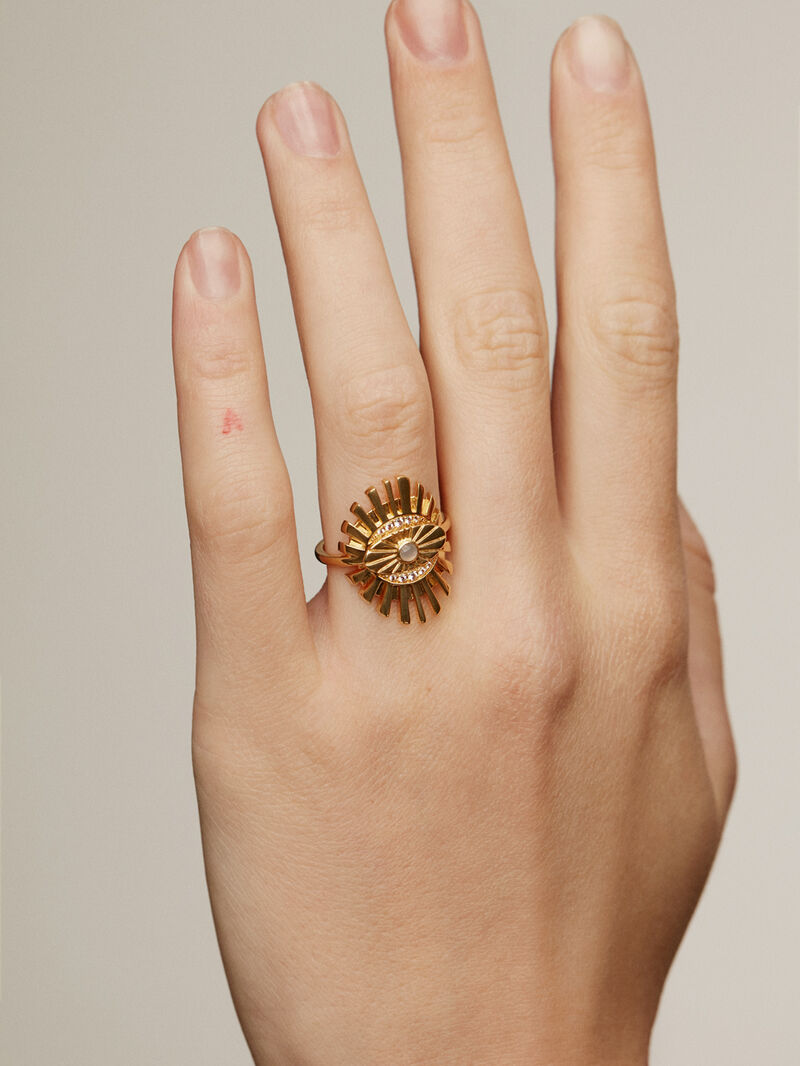 926 Silver ring bathed in 18K yellow gold with eye, topaz, and moonstone. image number 1