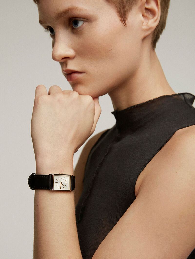 Kairós Watch with black leather strap and yellow square dial image number 1
